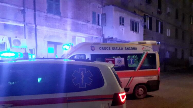 Quindicenne trovato morto in un fossato con la bicicletta