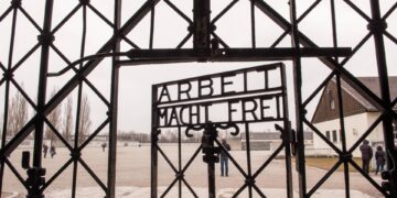 “Olocausto ingigantito” per il 14% degli italiani, il sondaggio