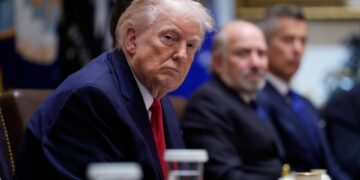 Ucraina, la “tregua del freddo” fa sperare Kiev. Domenica nuovi colloqui: la strategia Usa per la pace e i tre scenari del 2026