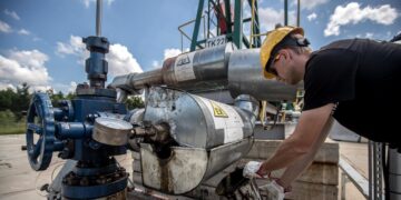 Il petrolio chiude in rialzo a New York a 66,43 dollari