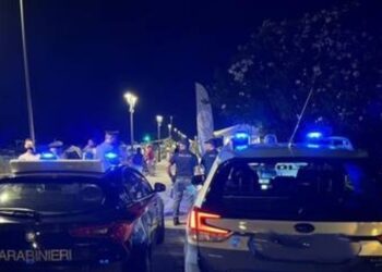 Ladro muore dissanguato durante furto, ricerche dei complici fuggiti