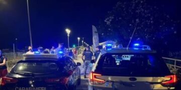 Ladro muore dissanguato durante furto, ricerche dei complici fuggiti