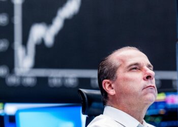 Spread Btp-Bund in calo a 62 punti, si alzano i rendimenti in vista delle aste