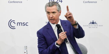 Trump, Ocasio-Cortez e Newsom sono un imbarazzo per gli Usa