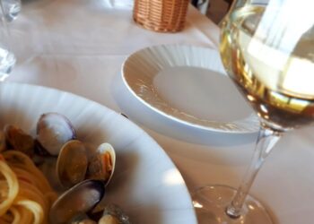 Addio alle vongole, dopo il granchio blu il clima fa strage dei lupini di mare