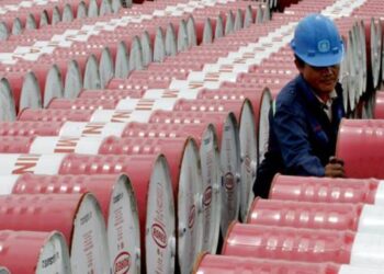 Il petrolio chiude in calo a New York a 62,45 dollari