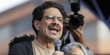 Colombia, il Consiglio elettorale esclude Iván Cepeda dalle primarie della sinistra