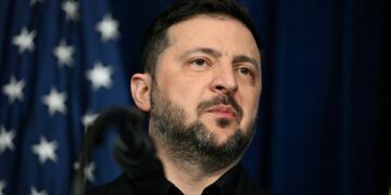 Ucraina, colloqui di Ginevra già in salita: Mosca richiama il ‘falco’ Medinsky. Trump: “Zelensky si dia una mossa”