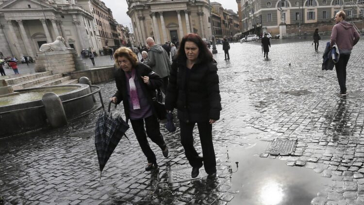 Il Nord verso la primavera sotto la neve, temporali al Sud
