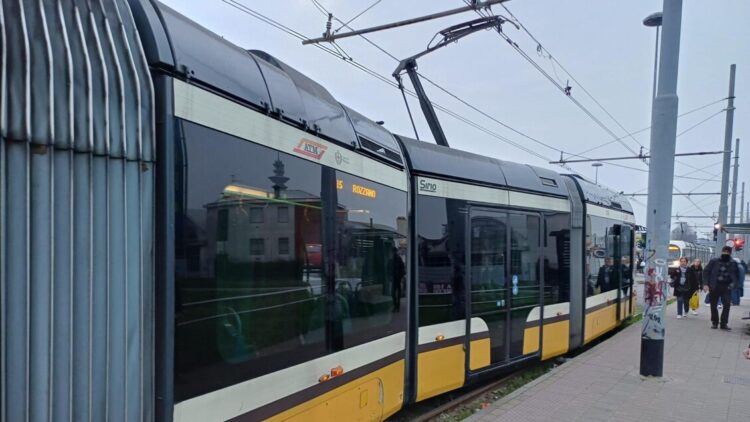 Un altro tram esce dai binari a Milano, terzo incidente in dieci giorni