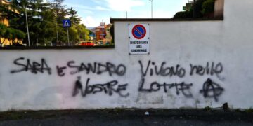 Murales anarchico a Viterbo, ‘Sara e Sandro vivono nelle nostre lotte’