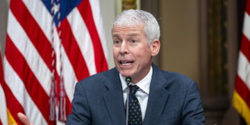 Il ministro dell’Energia Usa assicura, traffico a Hormuz riprenderà presto