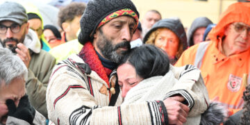 Teste 20enne, Maathi circondato e accoltellato mentre urlava ‘Non sono io’