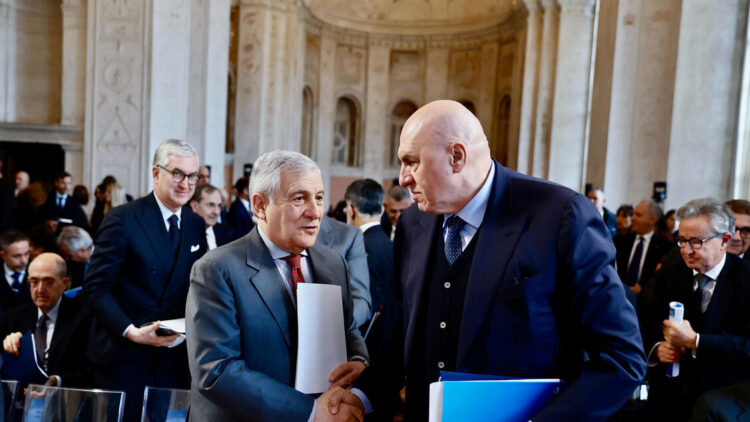 Crosetto riferirà con Tajani domani alle commissioni di Camera e Senato