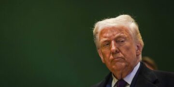 Iran, Trump: “Stop guerra solo con la resa di Teheran”. No a invasione di terra: “Non serve”