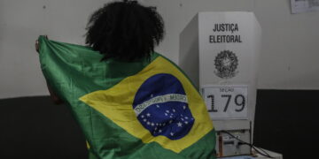 Brasile, sondaggio Quaest/Globo Flávio Bolsonaro avanti su Lula al ballottaggio