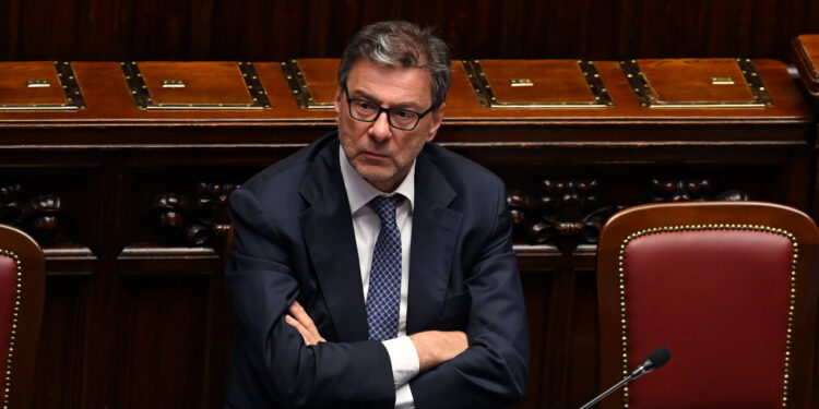 Deficit resta al 3,1%, Salvini chiede lo scostamento, FI frena