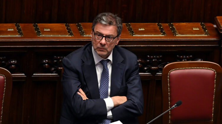 Deficit resta al 3,1%, Salvini chiede lo scostamento, FI frena